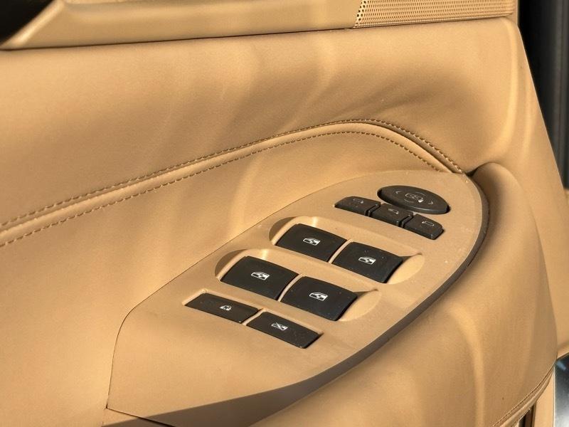 Cadillac Escalade ESV  2020