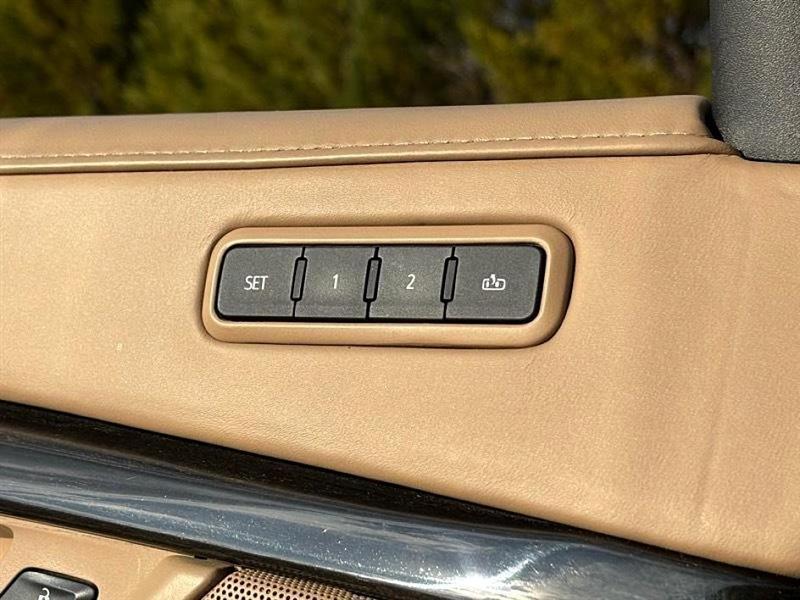 Cadillac Escalade ESV  2020