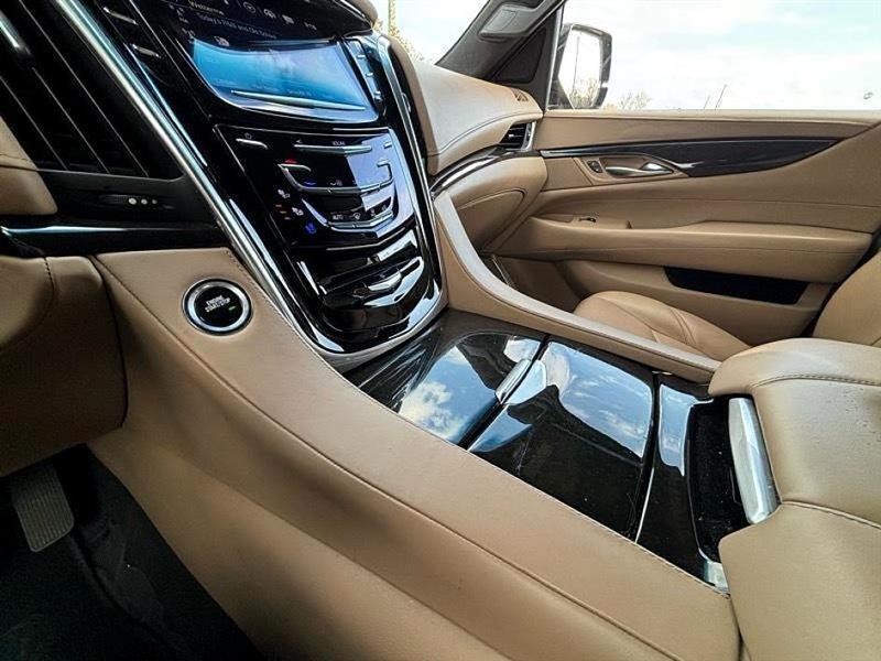 Cadillac Escalade ESV  2020