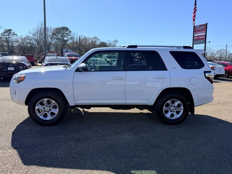 Toyota 4Runner SR5 2WD 2021