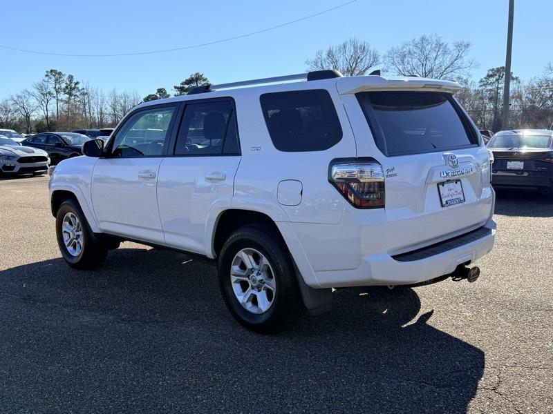 Toyota 4Runner SR5 2WD 2021