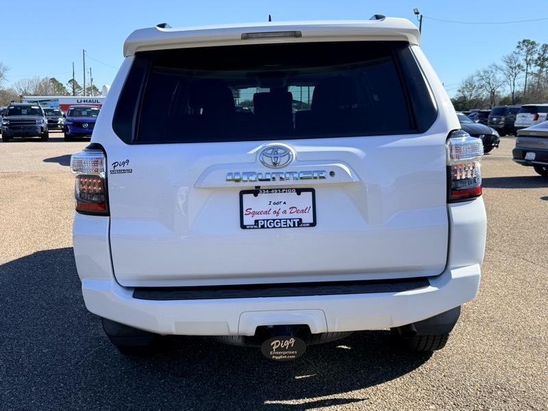 Toyota 4Runner SR5 2WD 2021