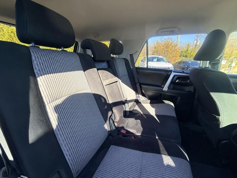 Toyota 4Runner SR5 2WD 2021