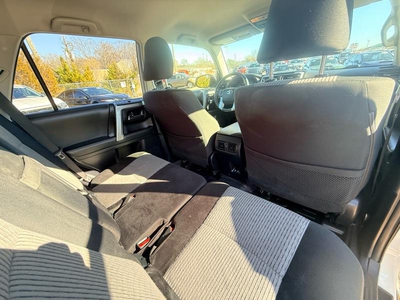 Toyota 4Runner SR5 2WD 2021