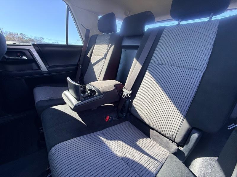 Toyota 4Runner SR5 2WD 2021