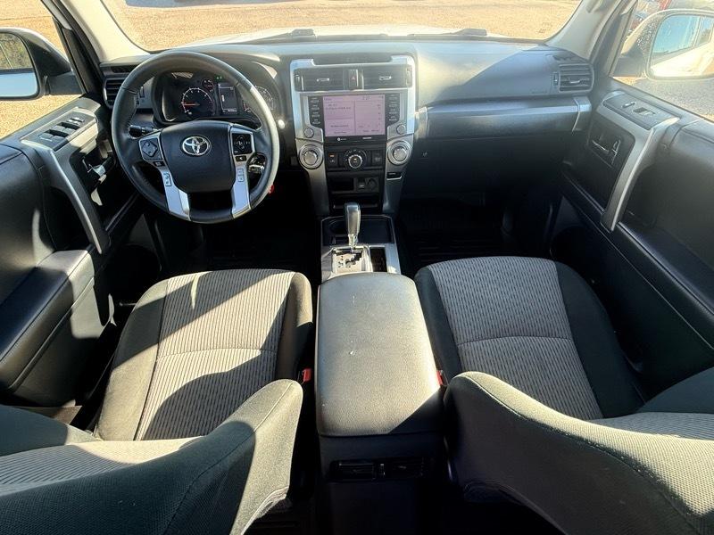 Toyota 4Runner SR5 2WD 2021