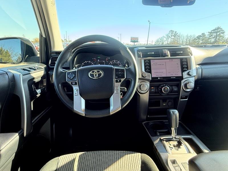 Toyota 4Runner SR5 2WD 2021