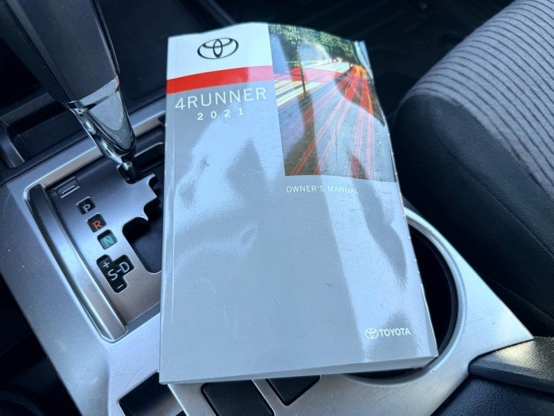 Toyota 4Runner SR5 2WD 2021