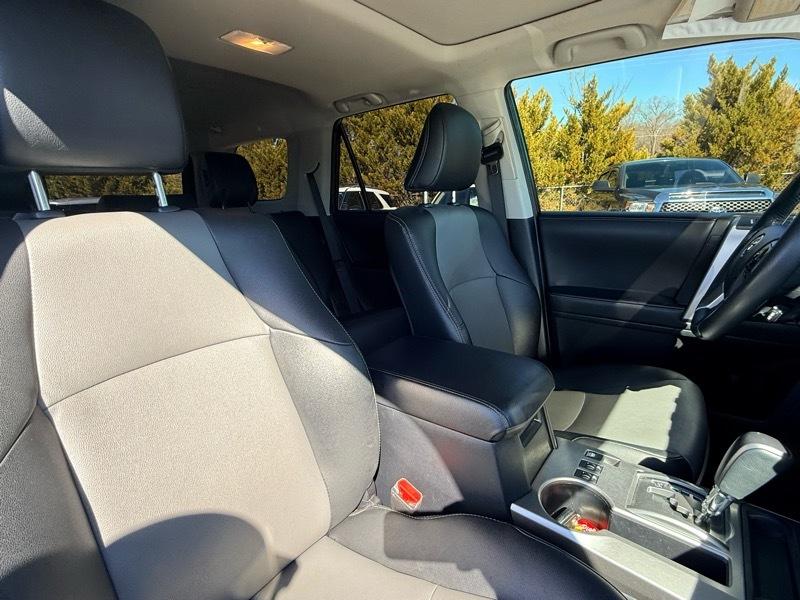 Toyota 4Runner SR5 Premium 4WD 2022