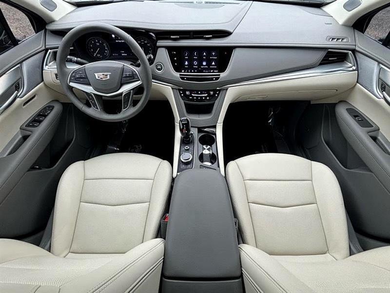Cadillac XT5  2025