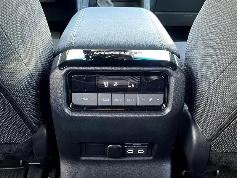 Toyota Land Cruiser  2025