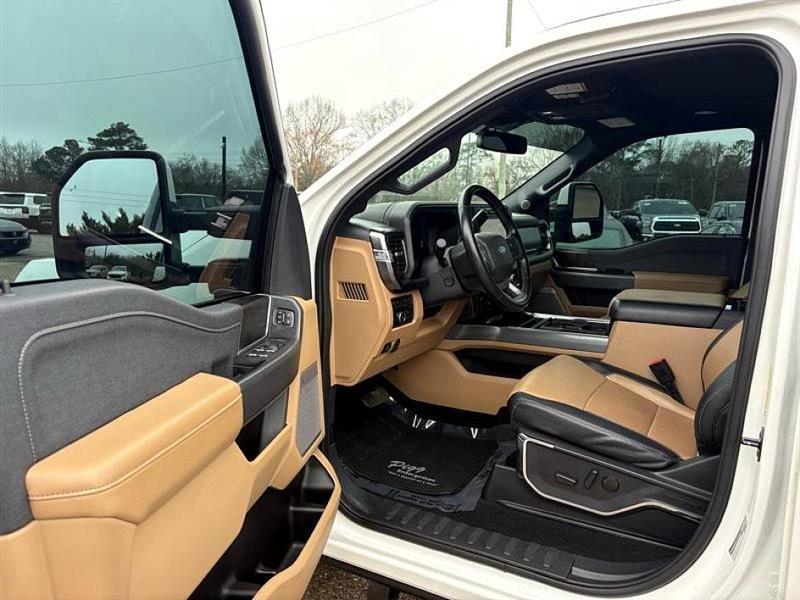 Ford Super Duty F-350 DRW  2023