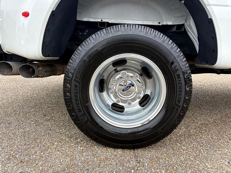 Ford Super Duty F-350 DRW  2023