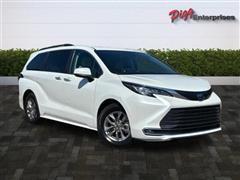 2022 Toyota Sienna 