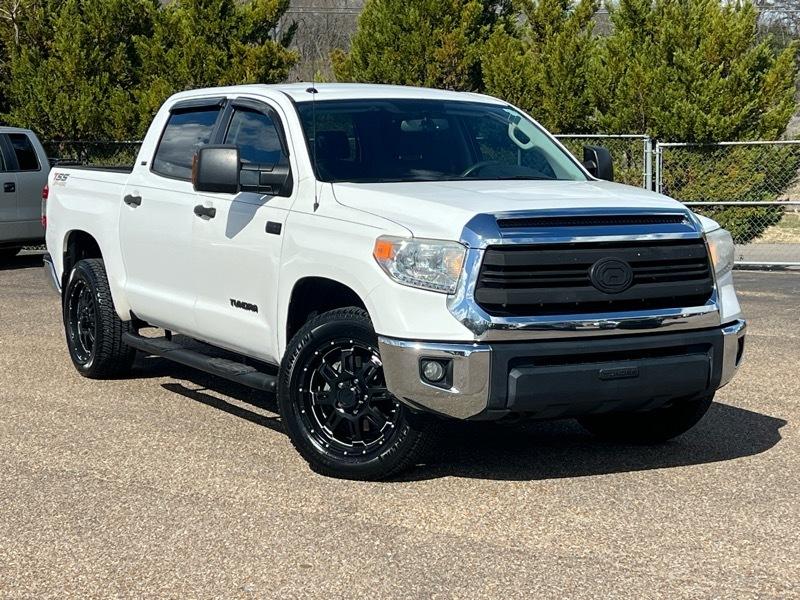 Toyota Tundra  2016