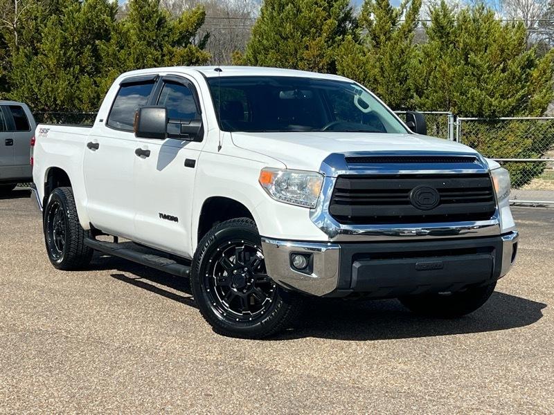 Toyota Tundra  2016