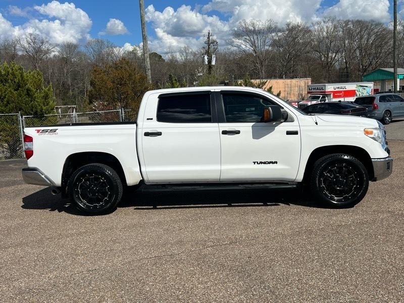 Toyota Tundra  2016