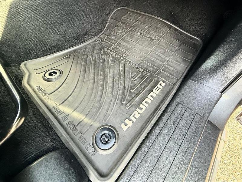 Toyota 4Runner  2016