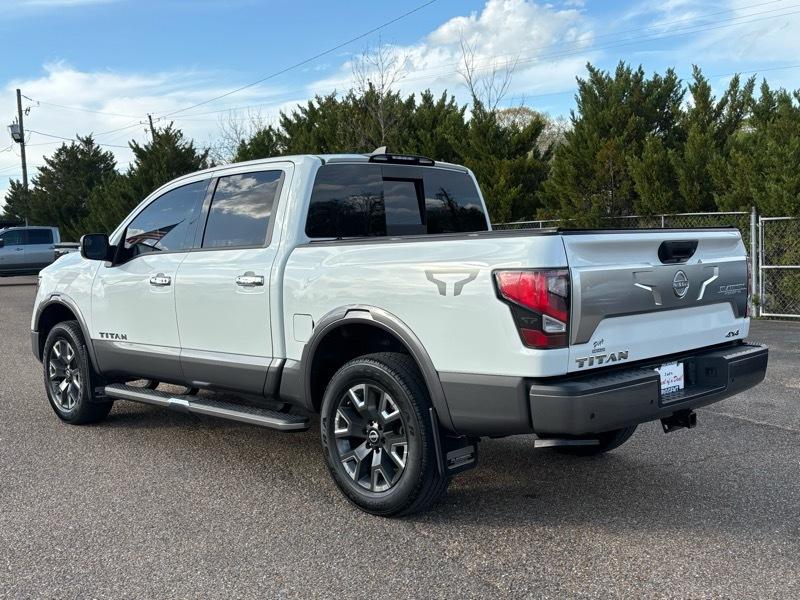 Nissan Titan  2024