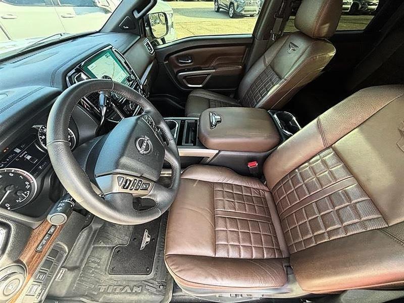 Nissan Titan  2024