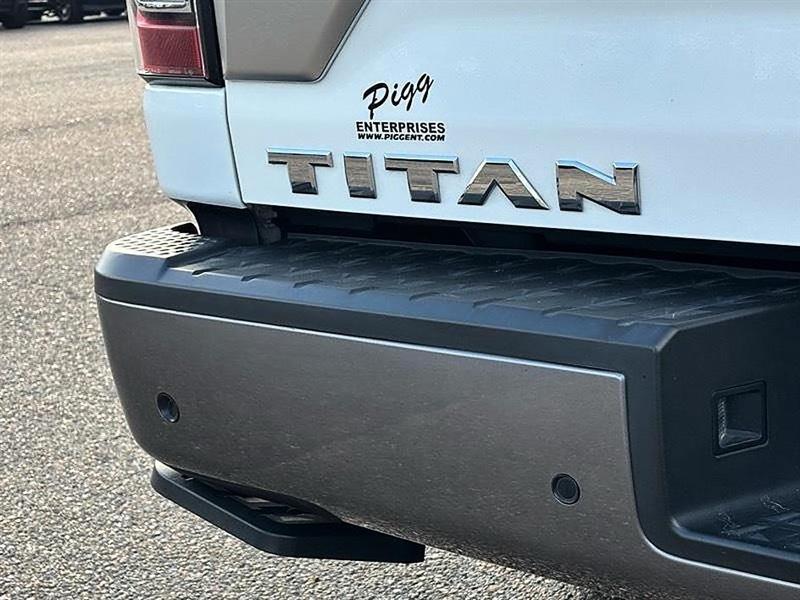 Nissan Titan  2024