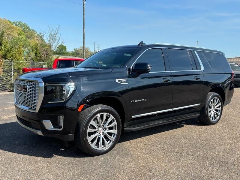 GMC Yukon XL Denali 4WD 2024