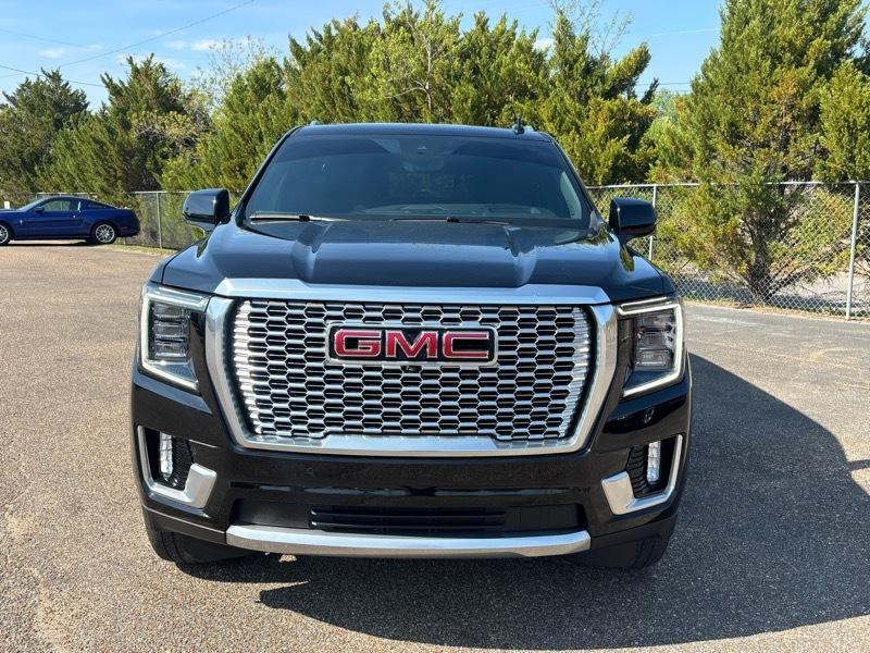 GMC Yukon XL Denali 4WD 2024