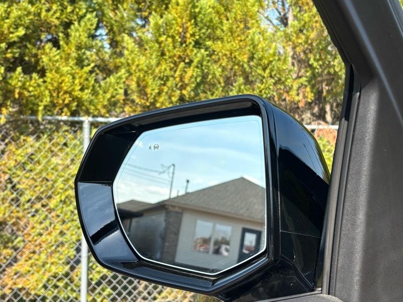 GMC Yukon XL Denali 4WD 2024