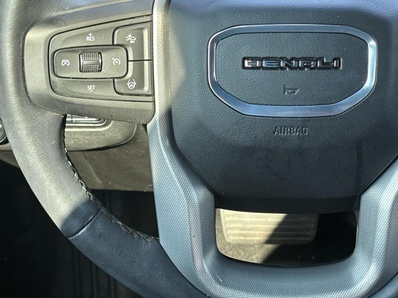 GMC Yukon XL Denali 4WD 2024