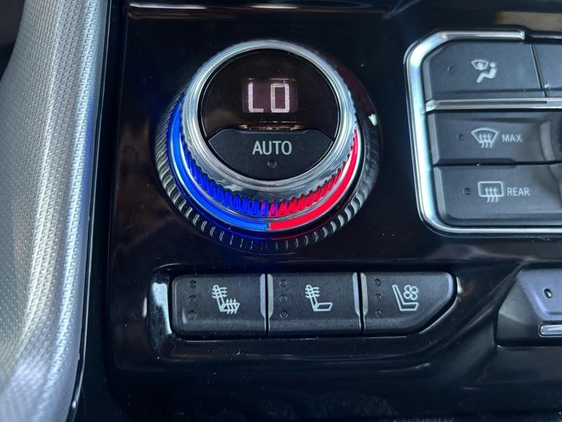 GMC Yukon XL Denali 4WD 2024