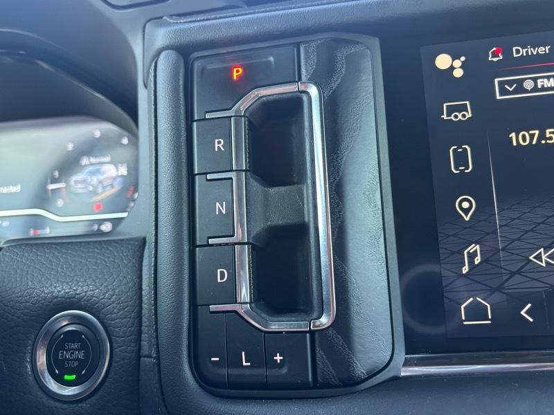 GMC Yukon XL Denali 4WD 2024