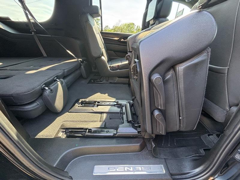 GMC Yukon XL Denali 4WD 2024