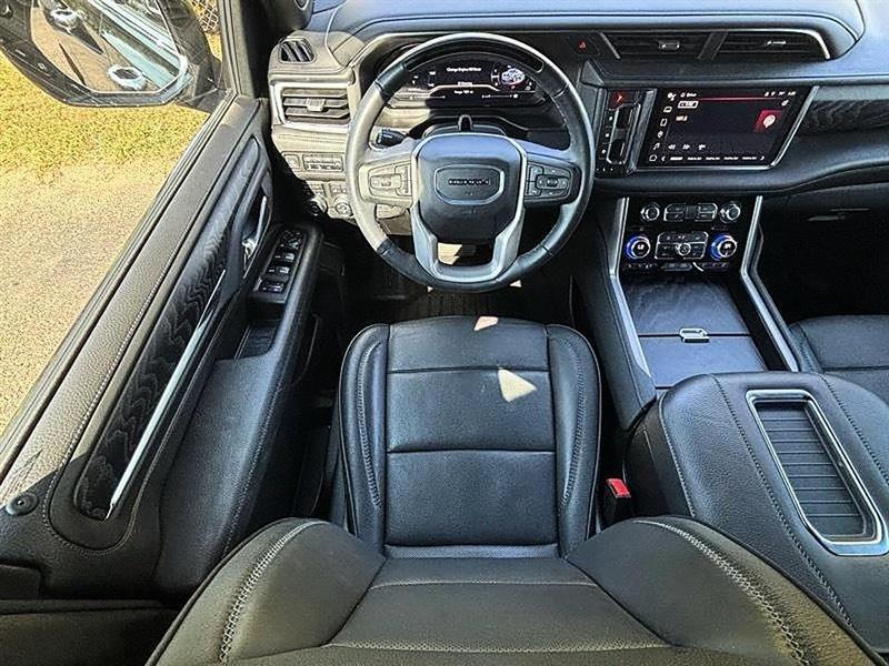 GMC Yukon XL Denali 4WD 2024