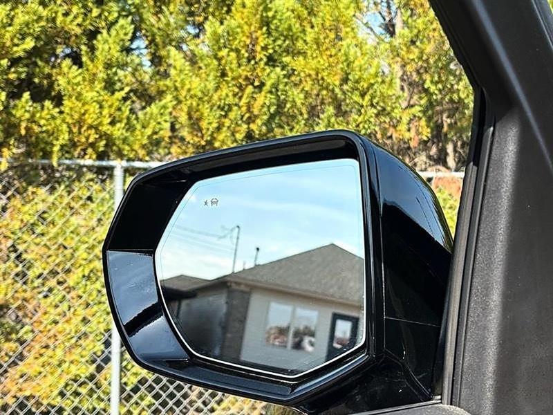 GMC Yukon XL Denali 4WD 2024