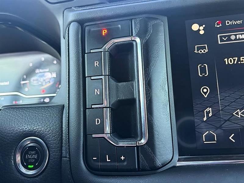 GMC Yukon XL Denali 4WD 2024