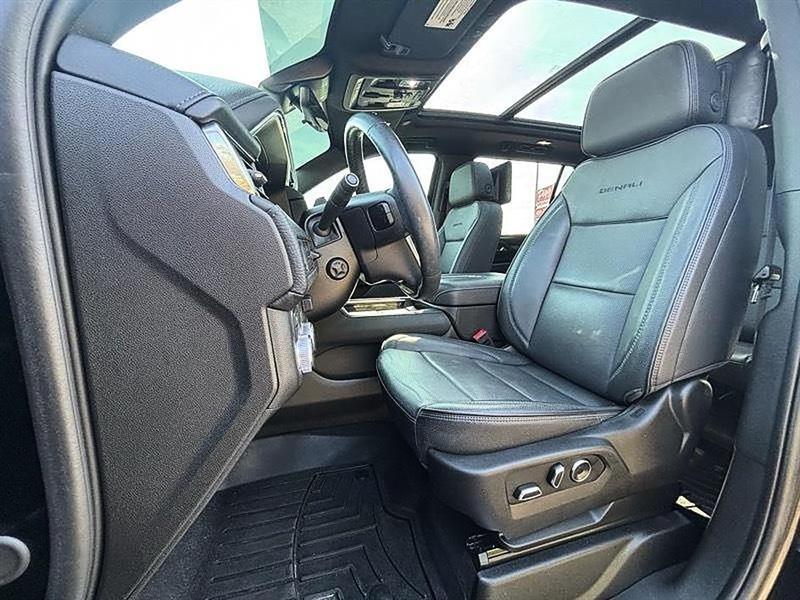 GMC Yukon XL Denali 4WD 2024