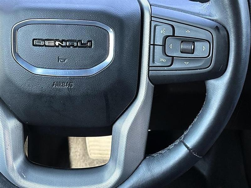 GMC Yukon XL Denali 4WD 2024