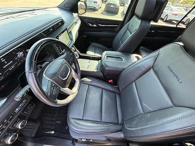 GMC Yukon XL Denali 4WD 2024