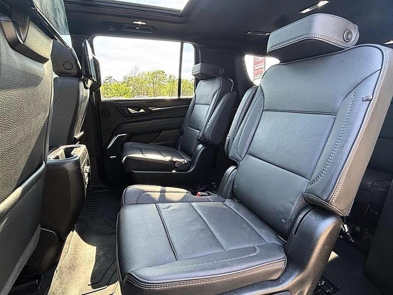 GMC Yukon XL Denali 4WD 2024