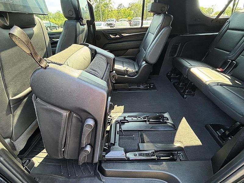 GMC Yukon XL Denali 4WD 2024