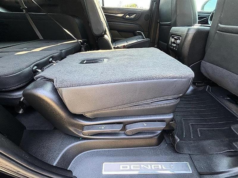GMC Yukon XL Denali 4WD 2024