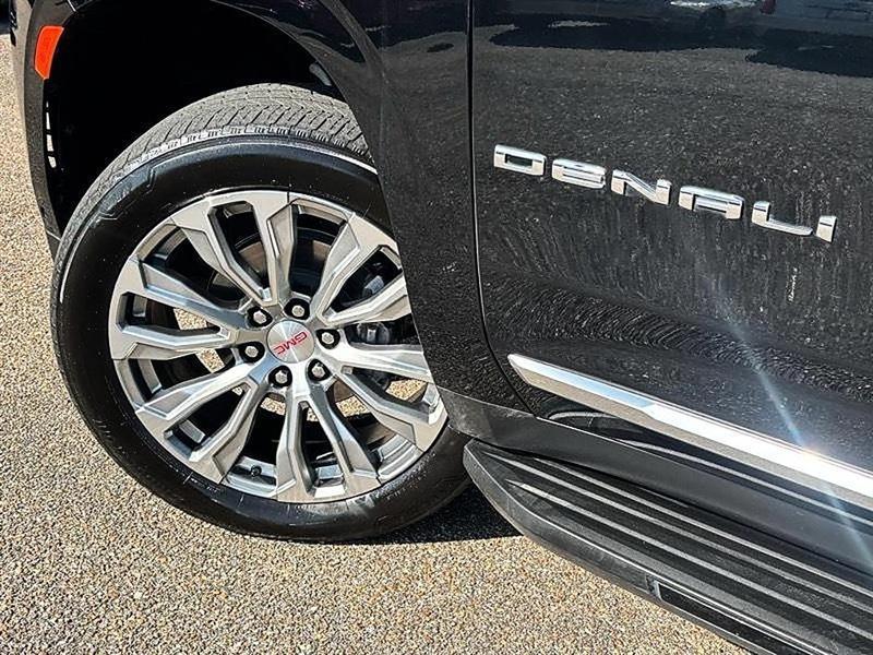 GMC Yukon XL Denali 4WD 2024
