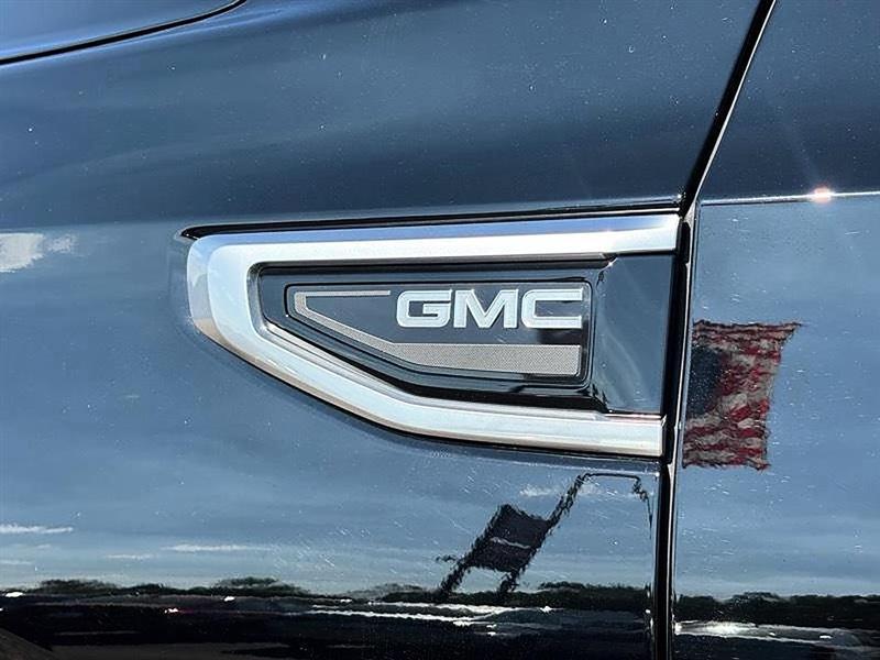 GMC Yukon XL Denali 4WD 2024