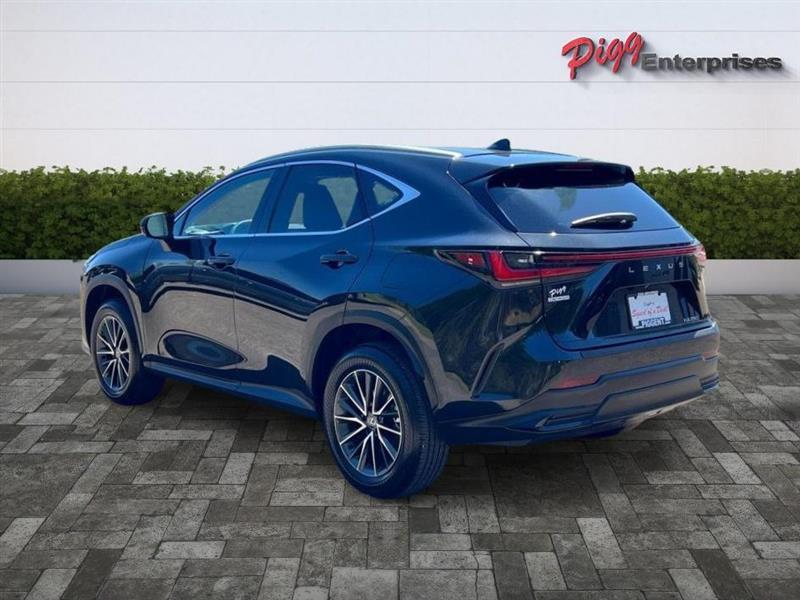 Lexus NX  2025