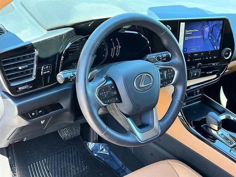 Lexus NX  2025