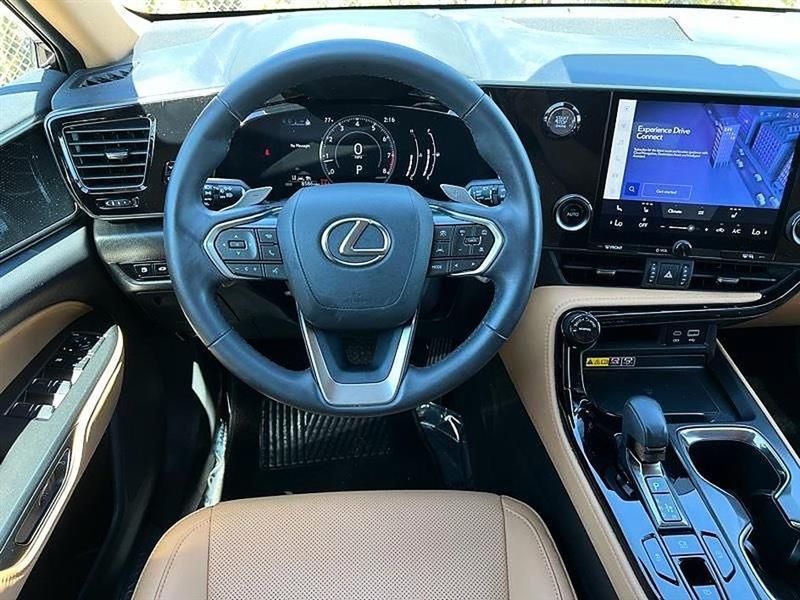 Lexus NX  2025