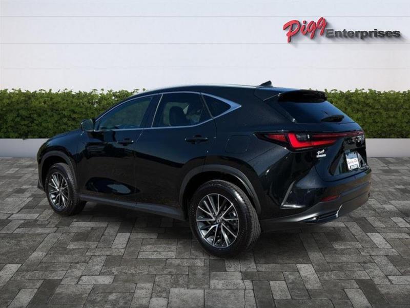Lexus NX  2025