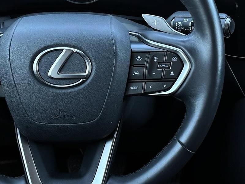 Lexus NX  2025