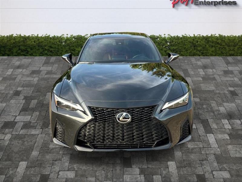 Lexus IS  2025