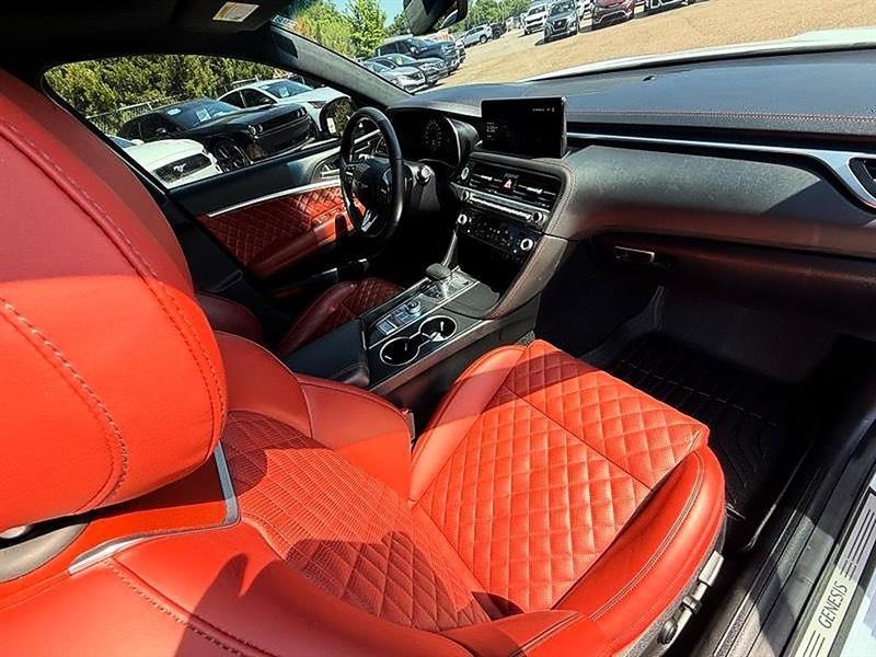 Genesis G70  2024